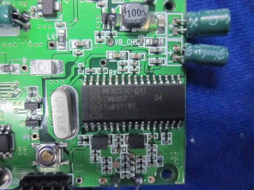 The internals of the wireless portal for the 3DS showcasing the NFC chip